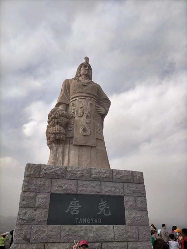 如何挑选适配多元场景的大型雕塑